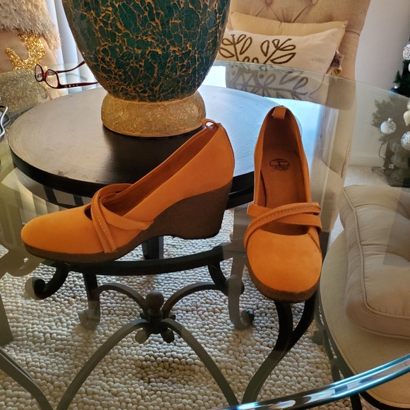 Wedges - Picture 2 of 5